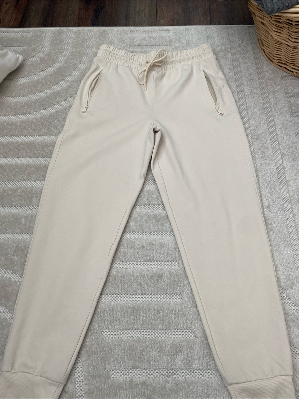 Old Navy Light Cream Ruched Waist Joggers